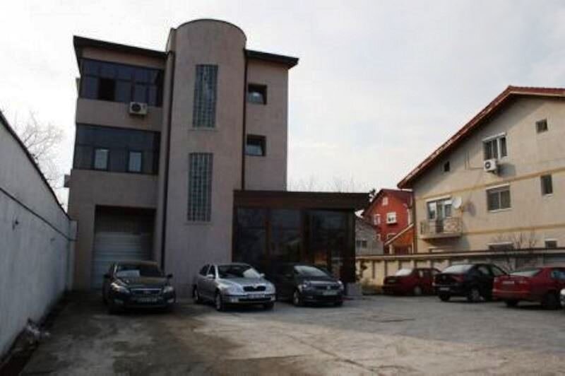 Casa Presei/ Jiului, birou /showroom, 580mp, parcare 15 locuri