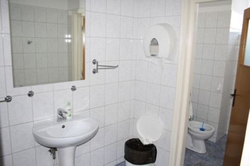 Casa Presei/ Jiului, birou /showroom, 580mp, parcare 15 locuri